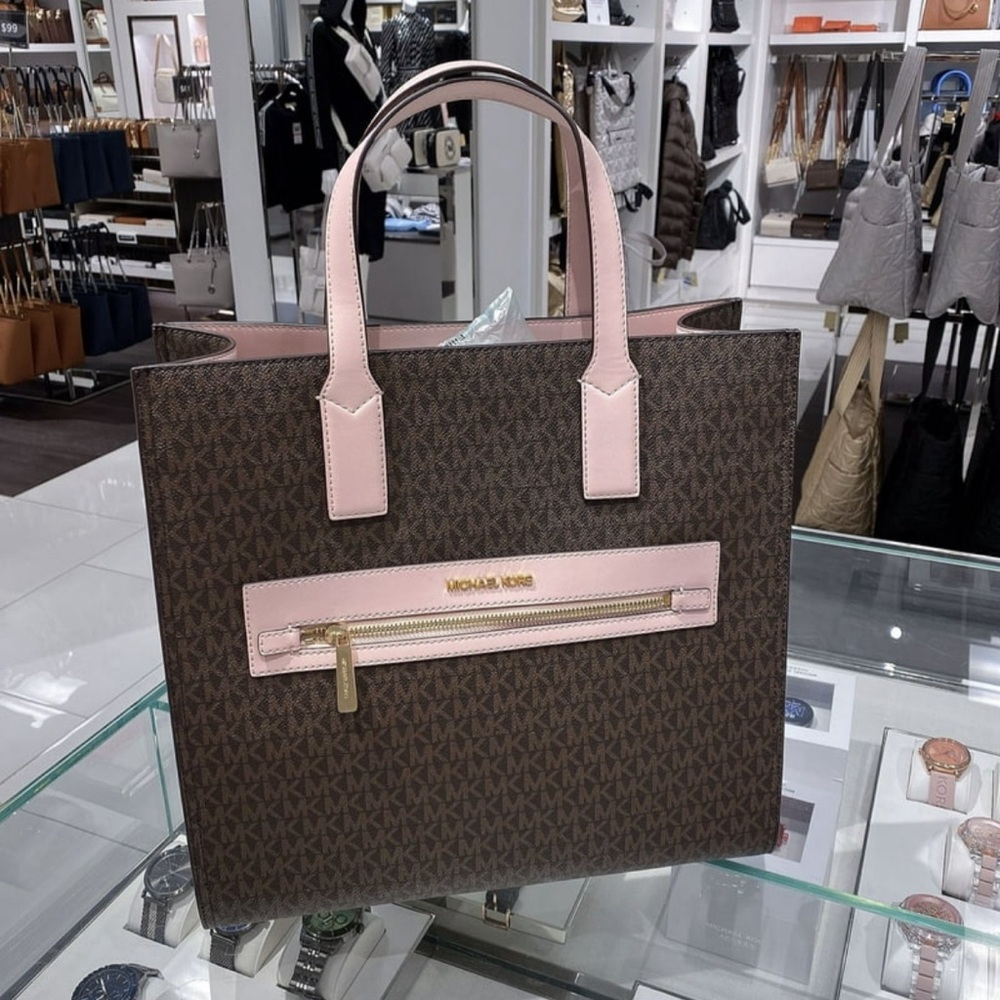 Michael Kors Kenly Monogram Signature Tote